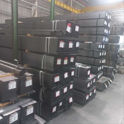 Dobra cena. SAE1060 60# ISO9001 Certified Hot Rolled Black Rectangular Steel Tube for Building Materials w Internecie